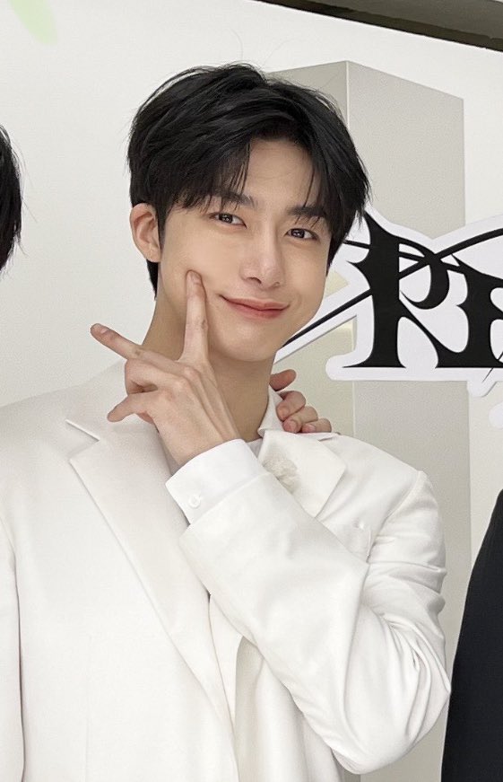 [잡담] 사슬에 묶인 채형원 | 인스티즈