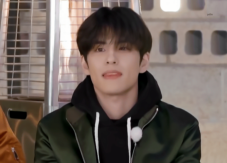 [잡담] 하........ 원필 진짜 잘생김............ | 인스티즈