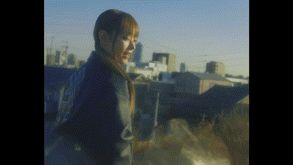 [잡담] 뉴진스 해린 옆자리 괴물군이라는 애니 여주랑 겁나 닮았어 | 인스티즈