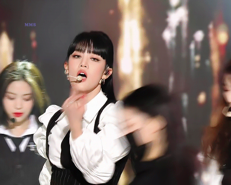 [잡담] 요즘에는...gif 전보다 덜 모은다며...? | 인스티즈