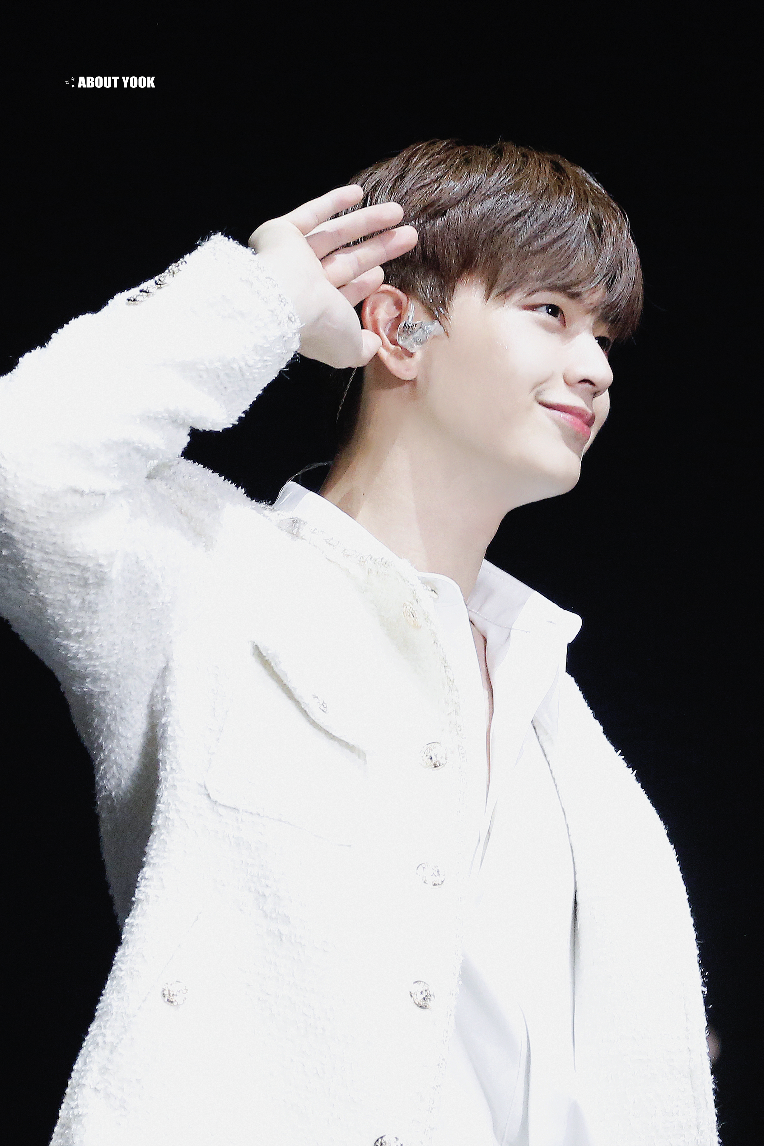 [잡담] 육성재 유치원시절부터 지금까지 이목구비 배치가 똑같음ㅋㅋㅋㅋㅋㅋㅋㅋ | 인스티즈