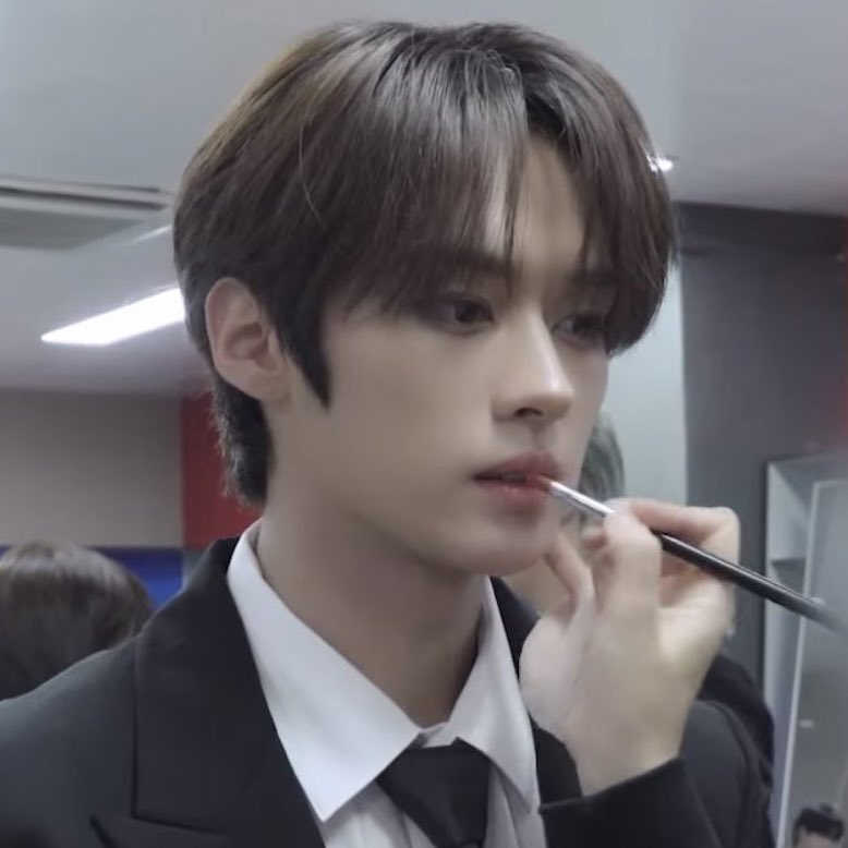 [잡담] 아니 이리노 조각 아님?? | 인스티즈