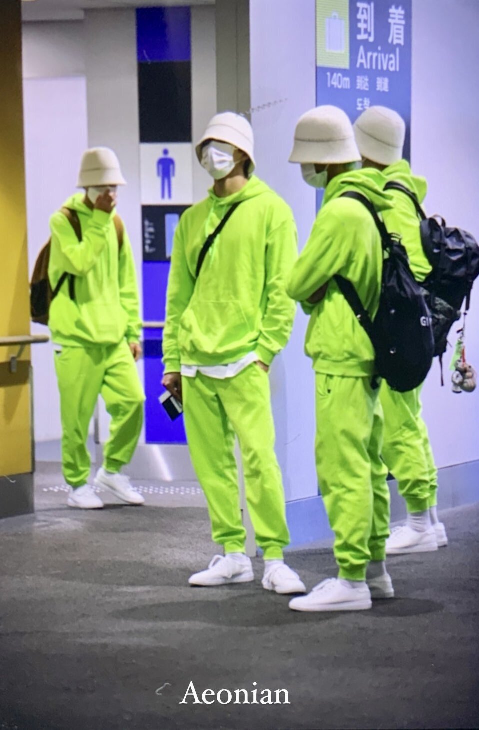 [잡담] 드림 화장실앞에서 멤버 기다리고 있는거 | 인스티즈