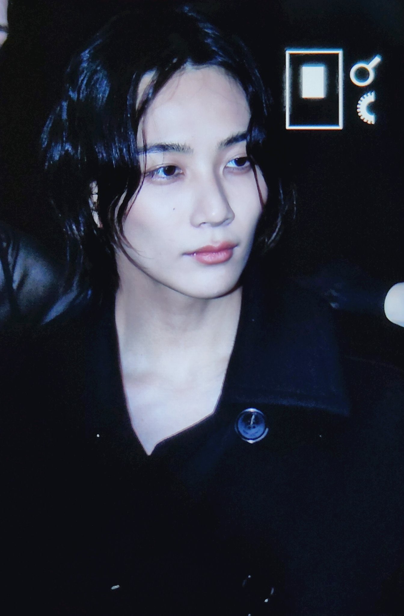 [잡담] 세븐틴 정한 생로랑 쇼 참석했을때 볼 셰딩한건가 | 인스티즈