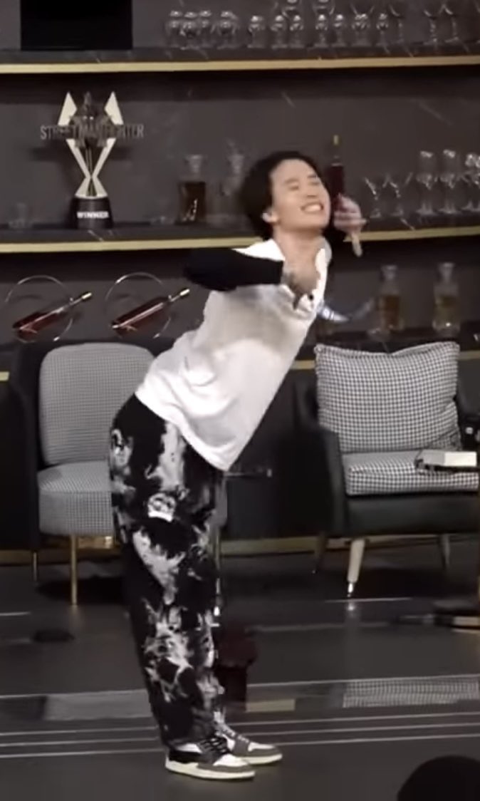 [잡담] 아놔 요시 새삥 트릭스버전 맘에 드나봐 | 인스티즈