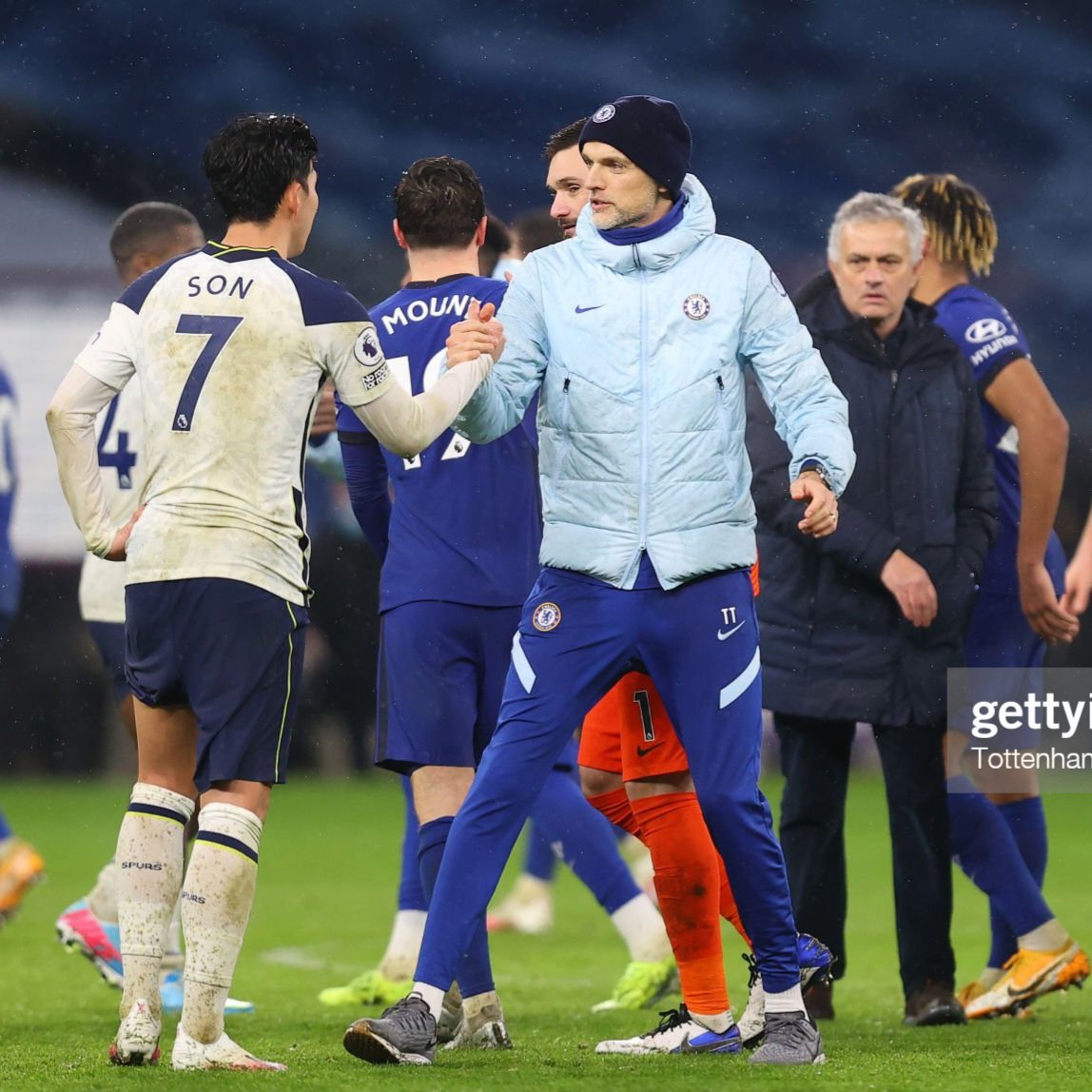[잡담] 손흥민과 인사하는 투헬 감독과 그걸 바라보는 무리뉴 눈빛이래 | 인스티즈
