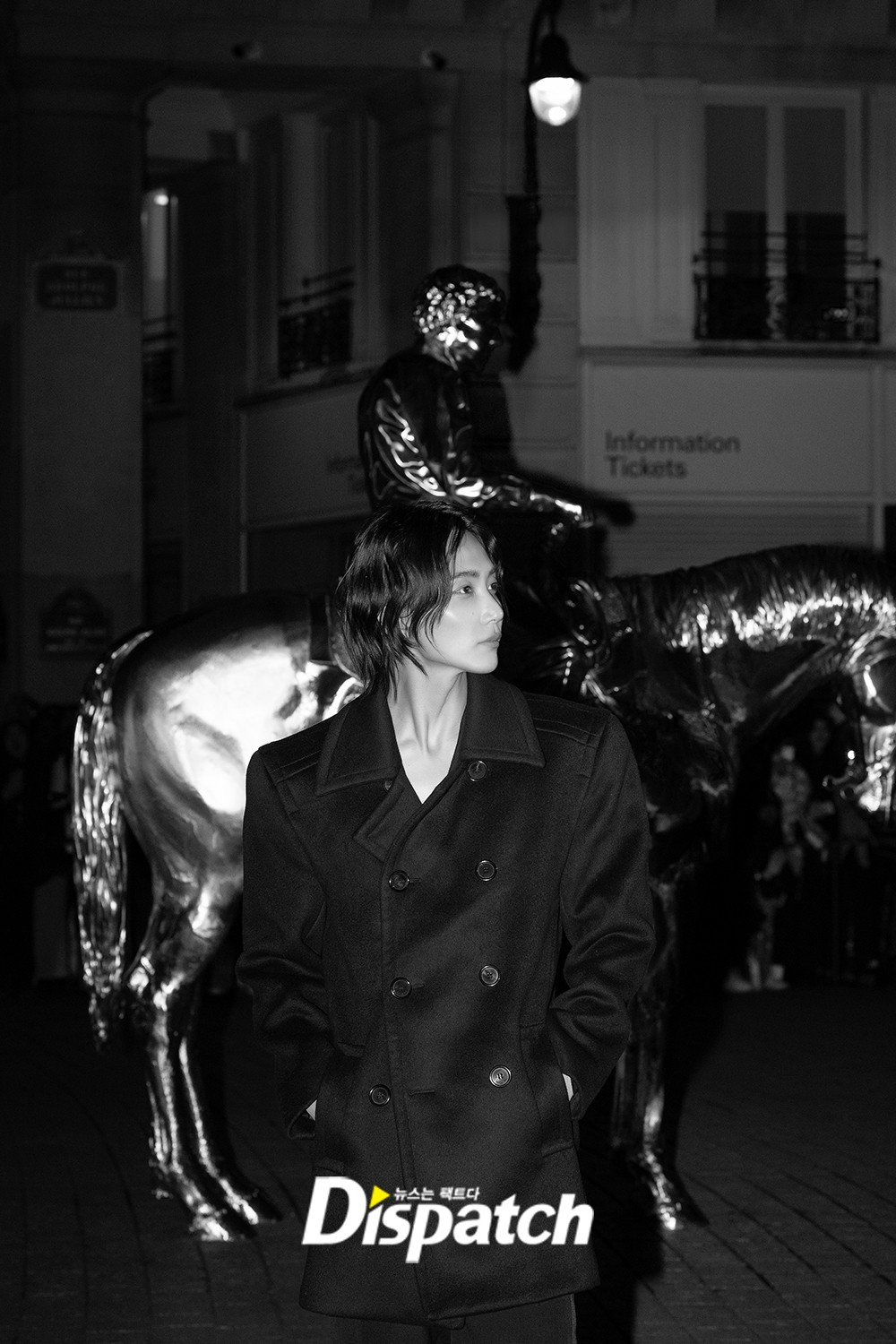 [잡담] 윤정한 흑백사진 뜰때마다 박수치면서 저장중 | 인스티즈