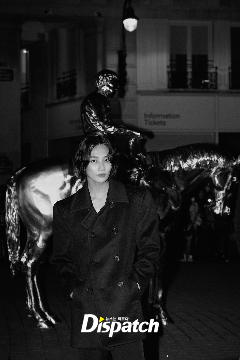 [잡담] 윤정한 흑백사진 뜰때마다 박수치면서 저장중 | 인스티즈