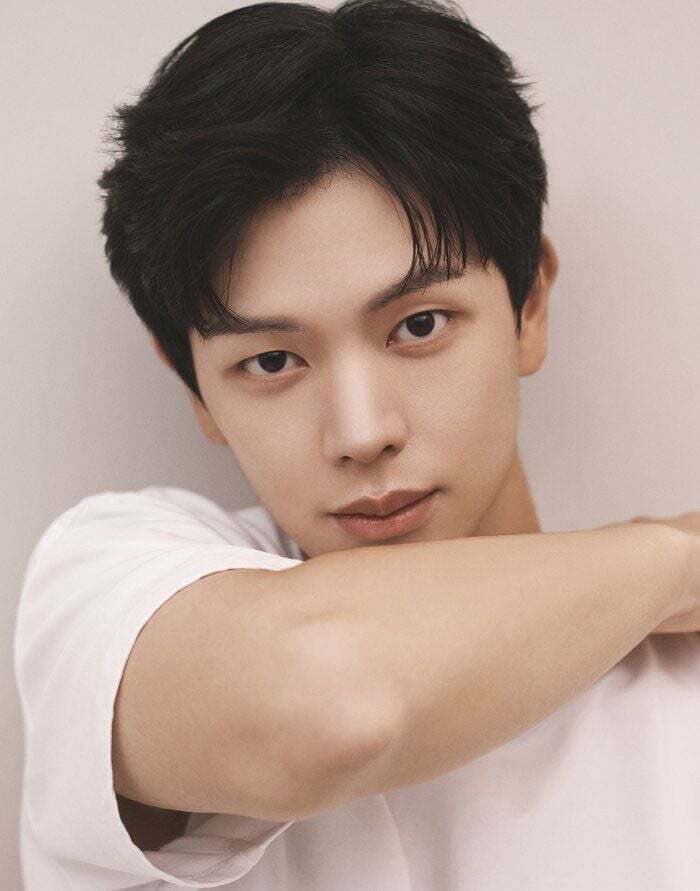 [잡담] 육성재 새 프로필 보는데 그저 경이롭다 | 인스티즈