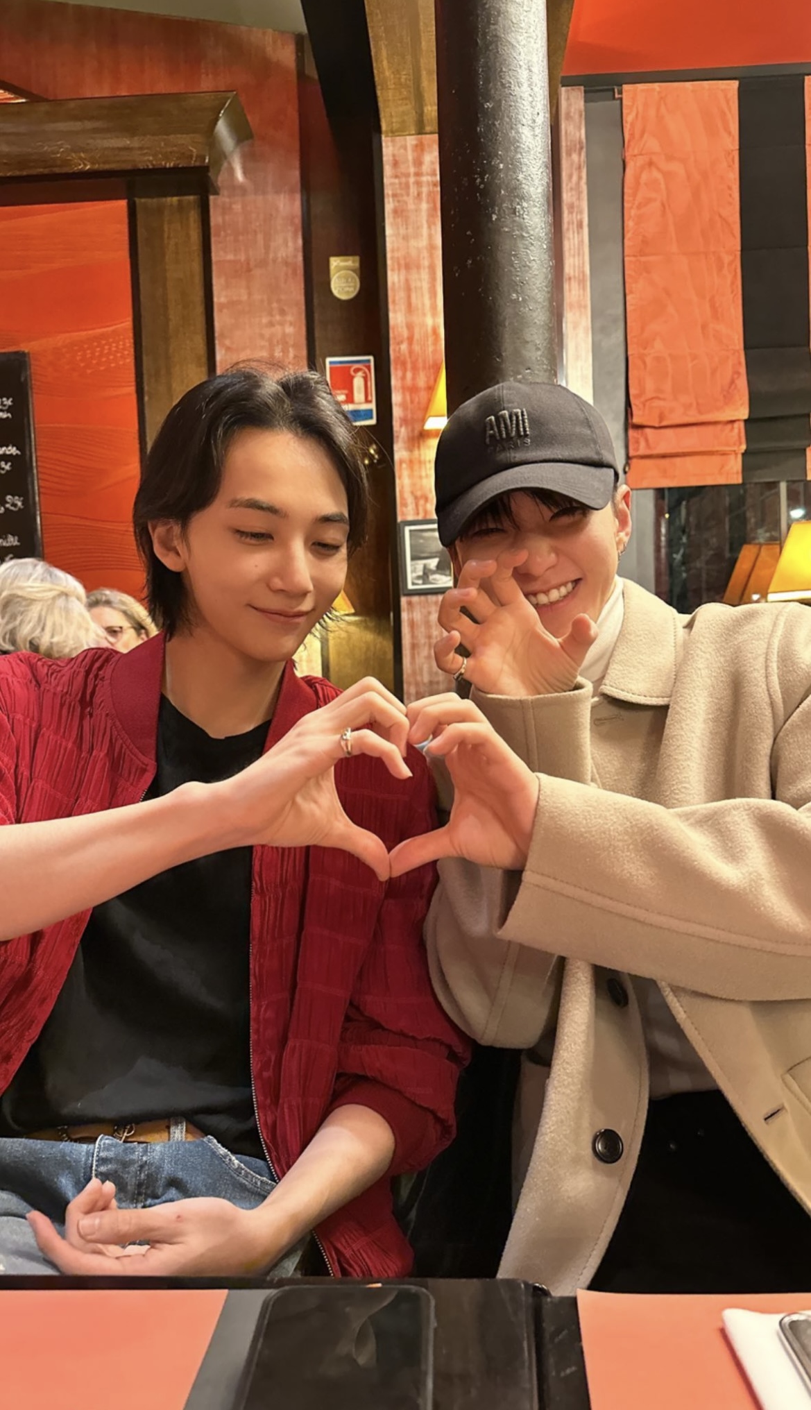 [잡담] 세븐틴 정한 호시 파리에서 만났는데 개귀여움ㅋㅋㅋㅋㅋㅋㅋㅋㅋ | 인스티즈