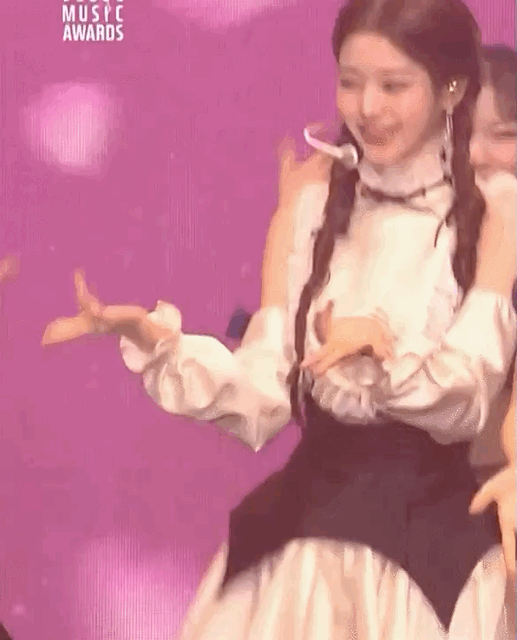 [잡담] 오늘자 장원영 예쁜데 끼도 잘부려 | 인스티즈