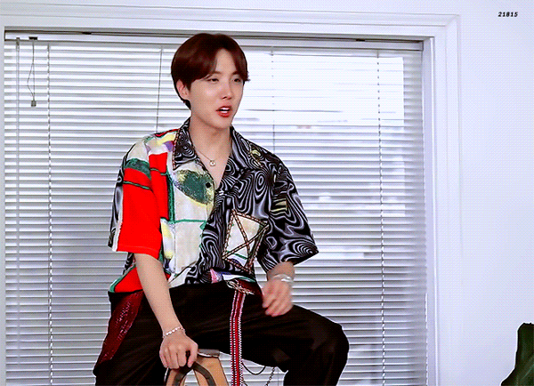 [잡담] 방탄 정국이 만든 옷을 입은 제이홉 | 인스티즈