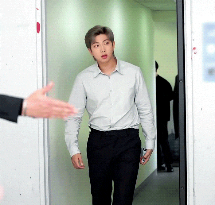 [잡담] 와 방탄 알엠 개싹퉁바가지 인터뷰어한테 기짱쎄다ㅋㅋㅋㅋㅋㅋ | 인스티즈