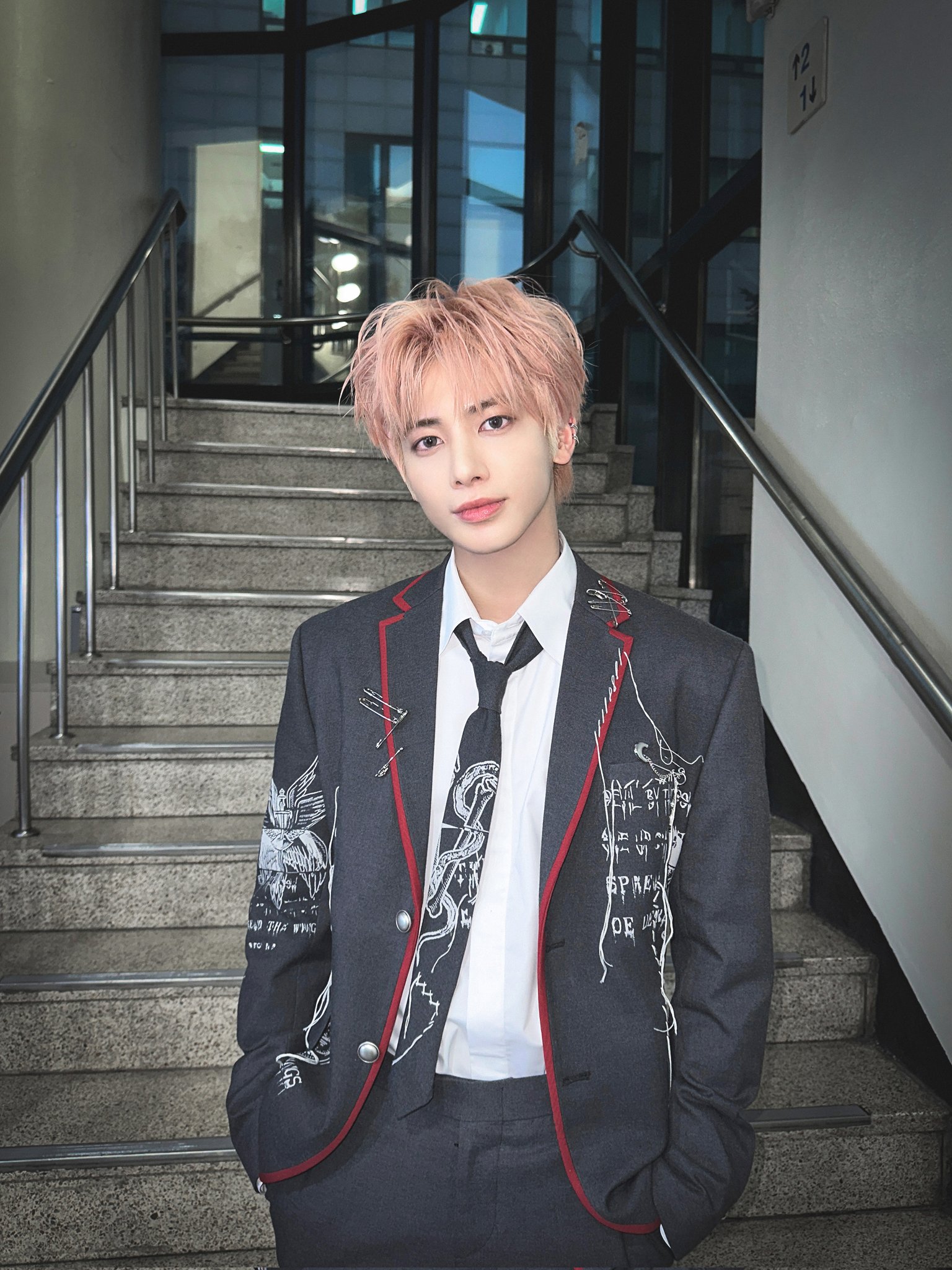 [잡담] 강태현 지금까지 올린 사진중에 제일 실물이랑 비슷한듯 | 인스티즈