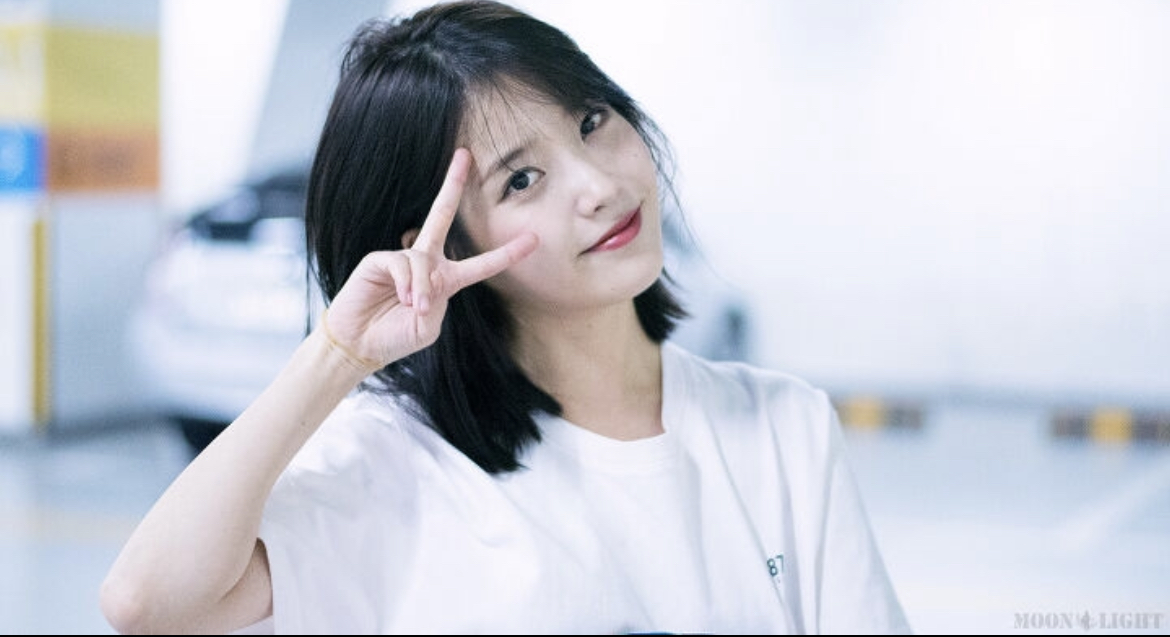 [잡담] 아이유 이날 사진 좀 주실분.... | 인스티즈