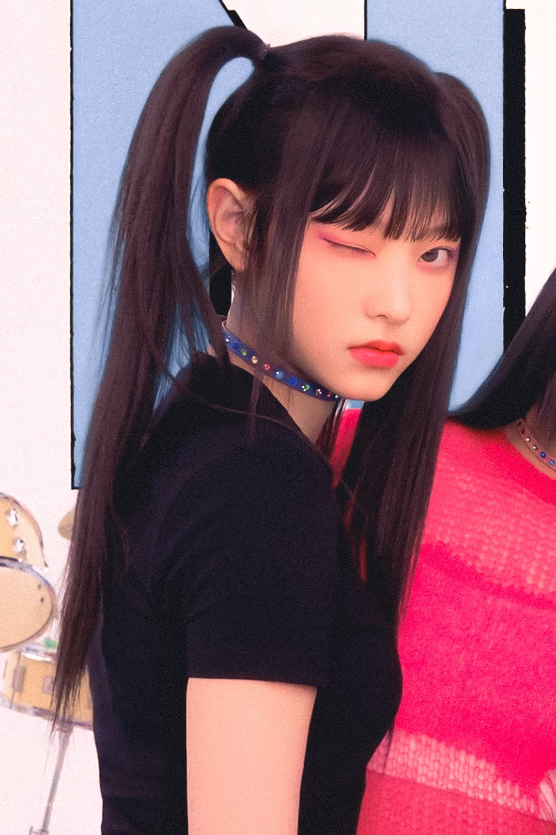 [잡담] 해린 이제 대놓고 오타쿠저격 화보를 찍네 | 인스티즈