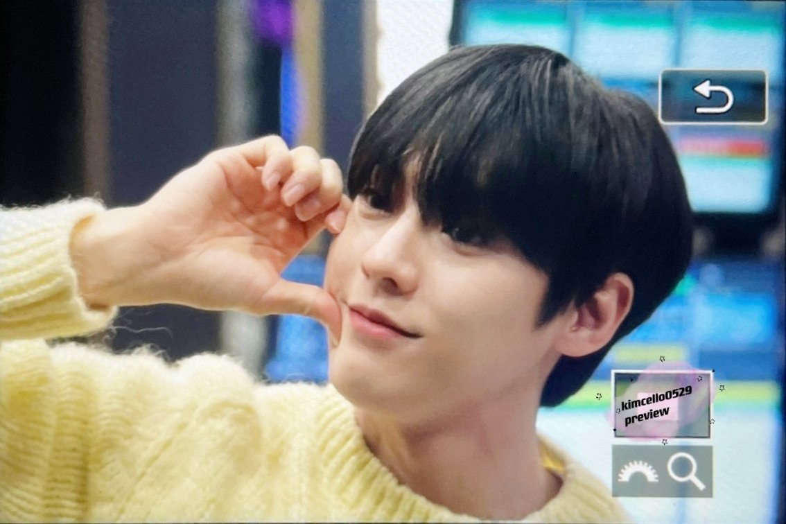 [잡담] 개인적으로 너무 예쁘다고 생각했던 노란니트 민혁이(비투비) | 인스티즈