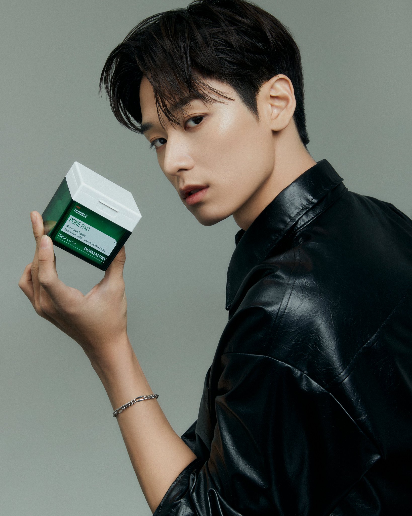 [잡담] 어떻게 이게 기초브랜드 모델? | 인스티즈