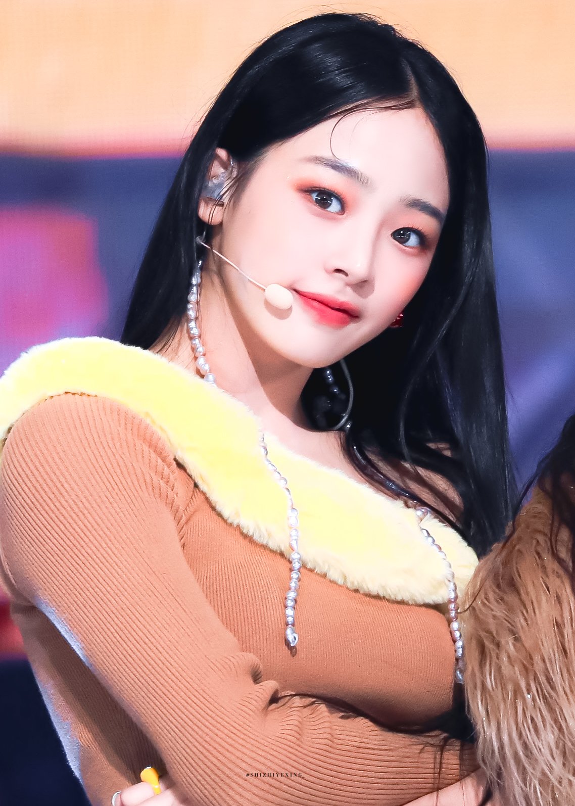 [잡담] 아니 민지 이렇게 생겨서 피어싱 많은거 너무 설렘 하.. | 인스티즈