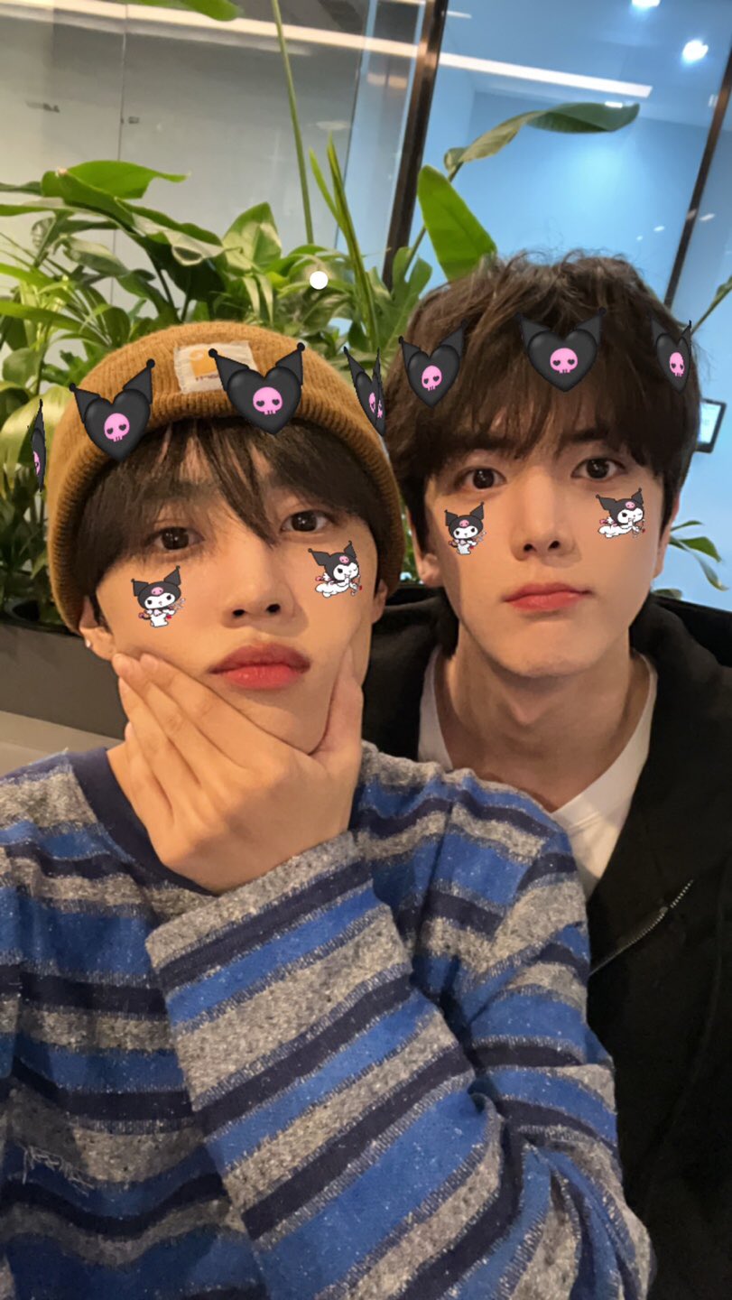 [잡담] 아 더보이즈 선우 주연 영훈 레전드 귀여운 셀카 뜸 | 인스티즈