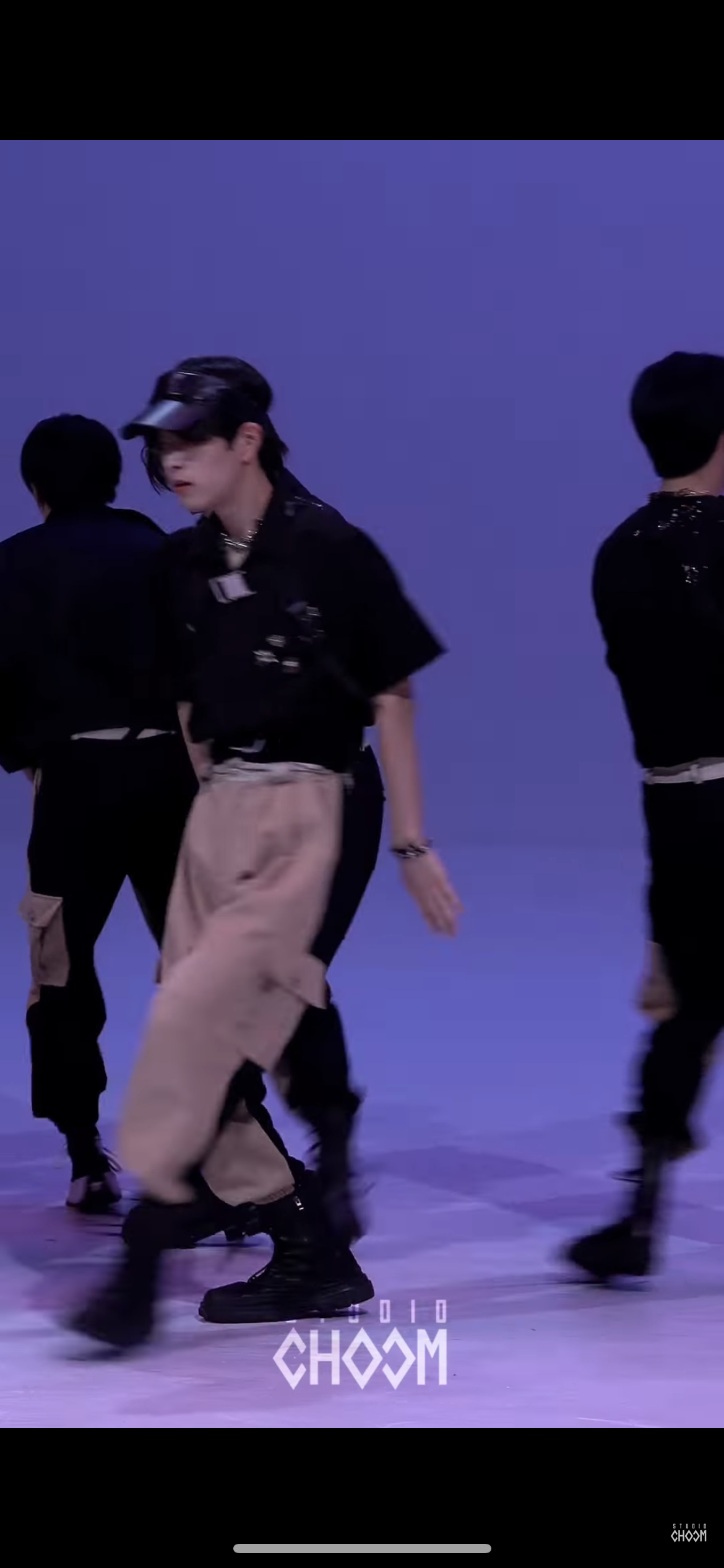 [잡담] 스키즈팬인 익들아 이사람 이름뭐야? | 인스티즈