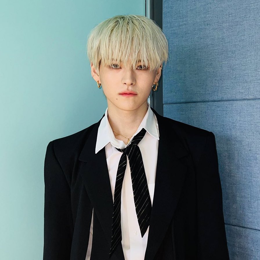 [잡담] 흑발보다 탈색이나 염색이 더 잘 어울린다고 생각했던 아이돌은 첨이야... | 인스티즈