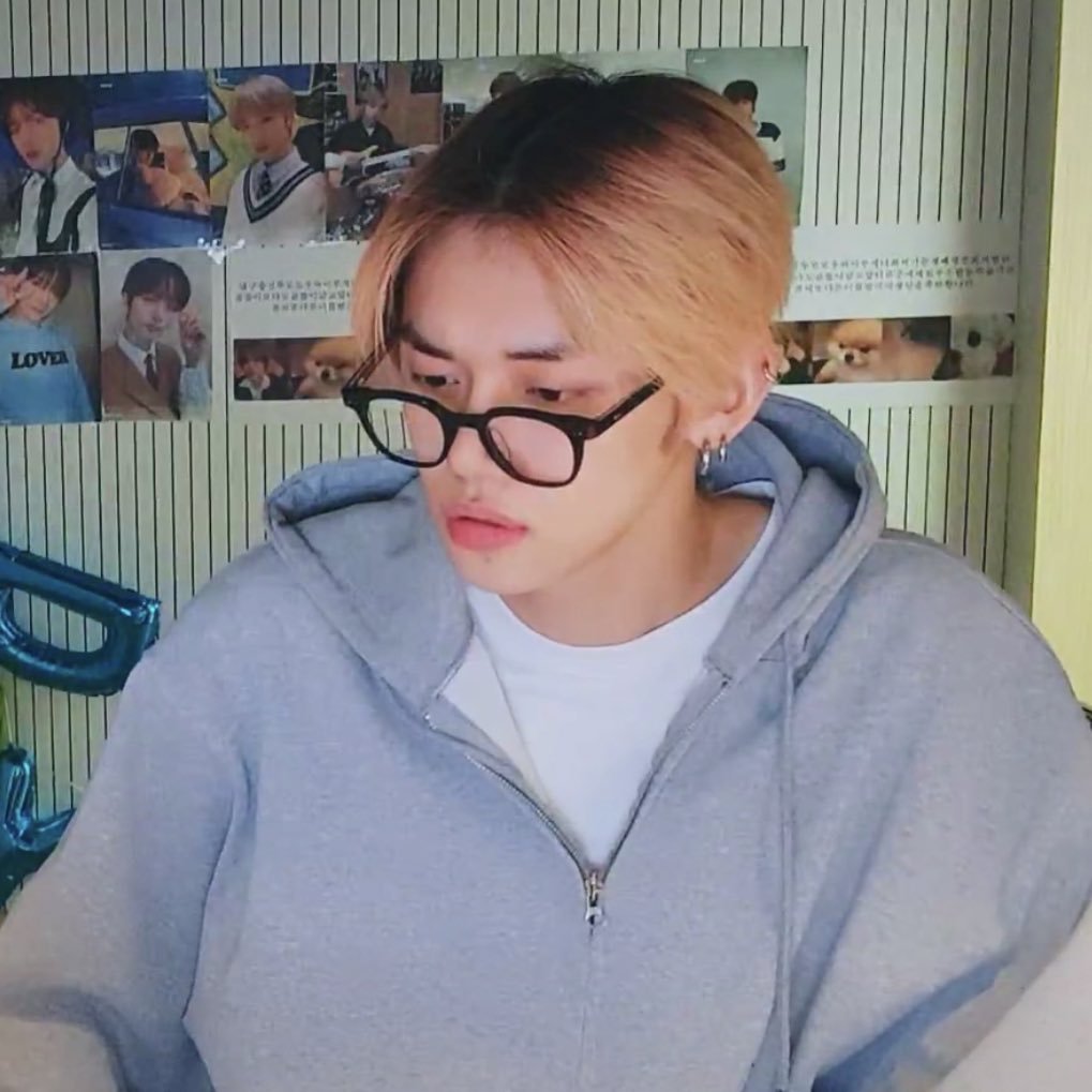 [잡담] 안경은 "날티”가 써야 찐이다 | 인스티즈