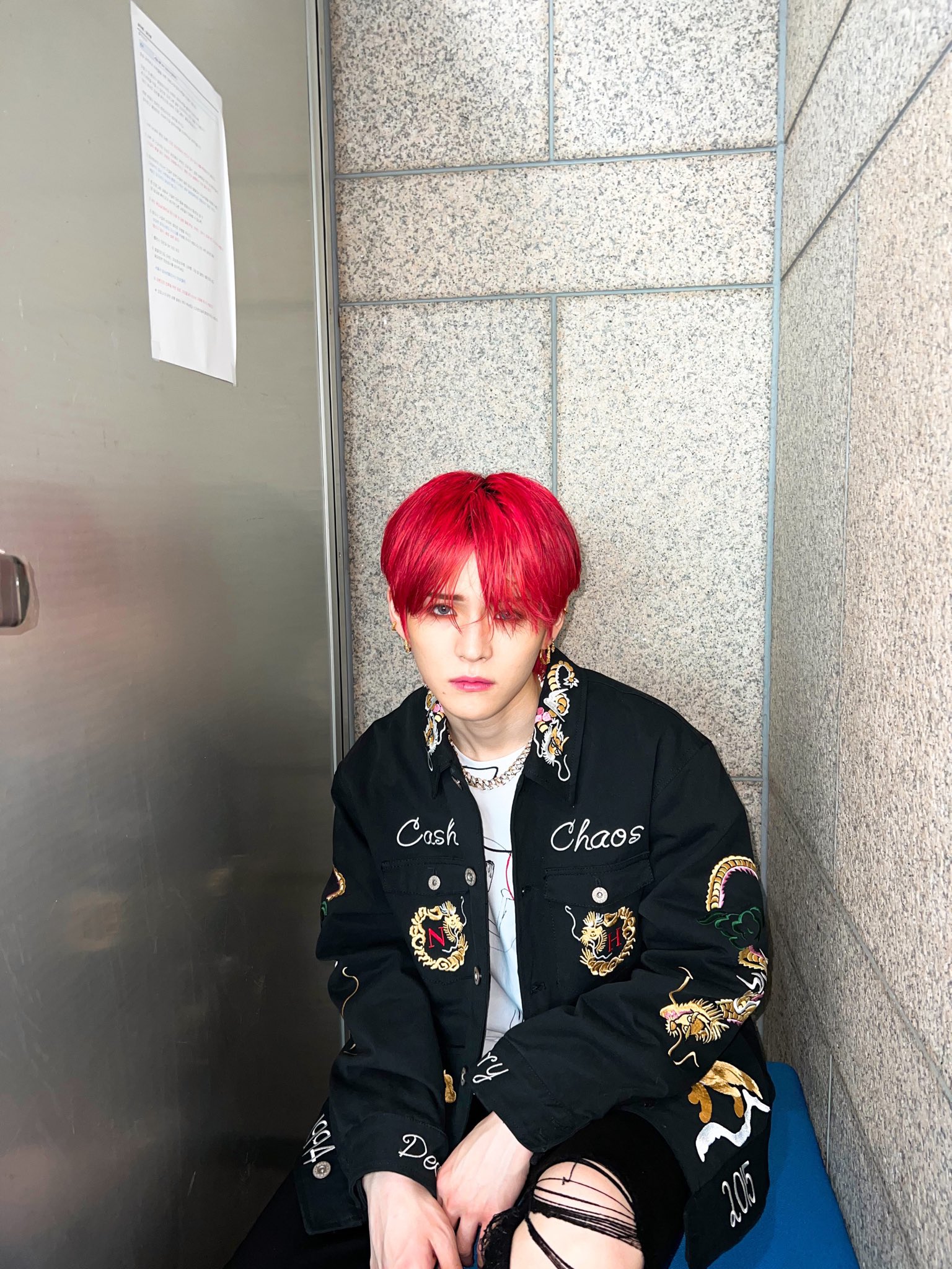 [잡담] 흑발보다 탈색이나 염색이 더 잘 어울린다고 생각했던 아이돌은 첨이야... | 인스티즈