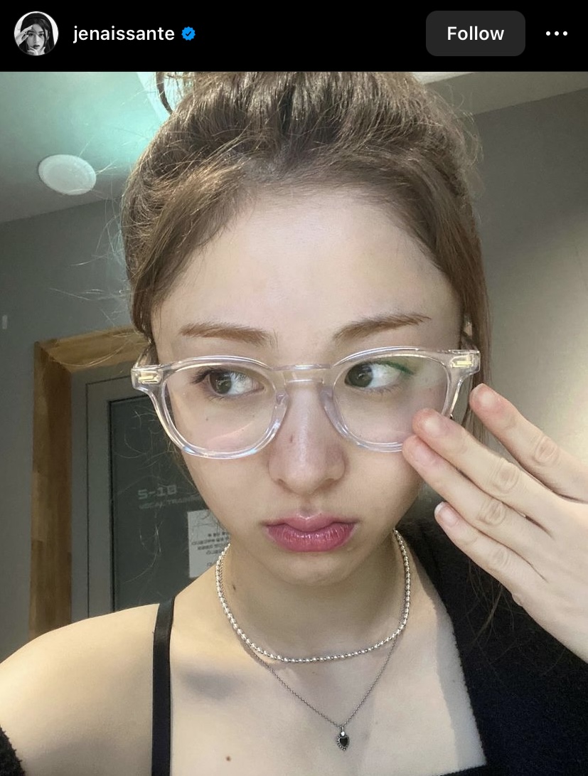 [잡담] 르세라핌 윤진 이 목걸이 정보 아는 사람? | 인스티즈