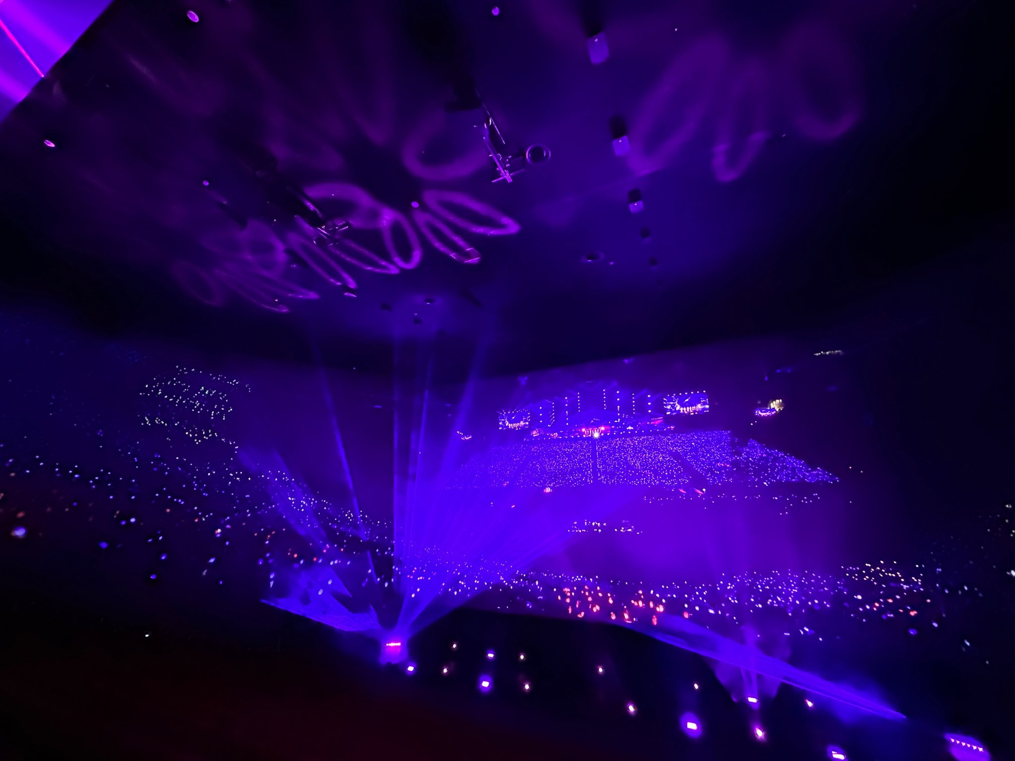 [잡담] 방탄 영화 스크린엑스는 거의 콘서트장인뎈 | 인스티즈