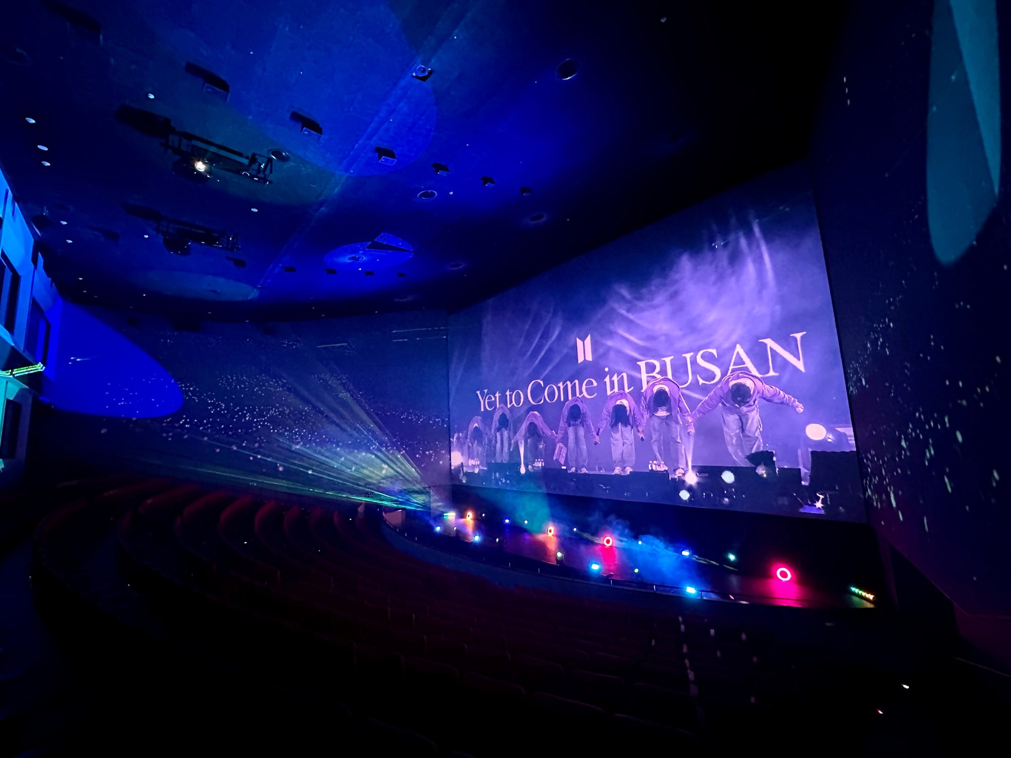 [잡담] 방탄 영화 스크린엑스는 거의 콘서트장인뎈 | 인스티즈