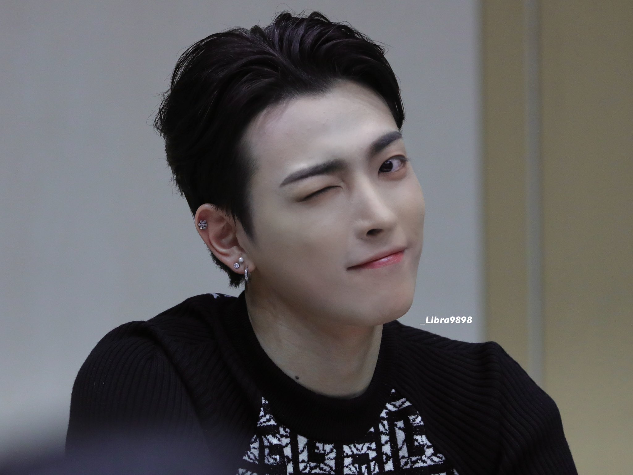 [잡담] 에이티즈 맏즈 오늘 개잘생겼다 | 인스티즈