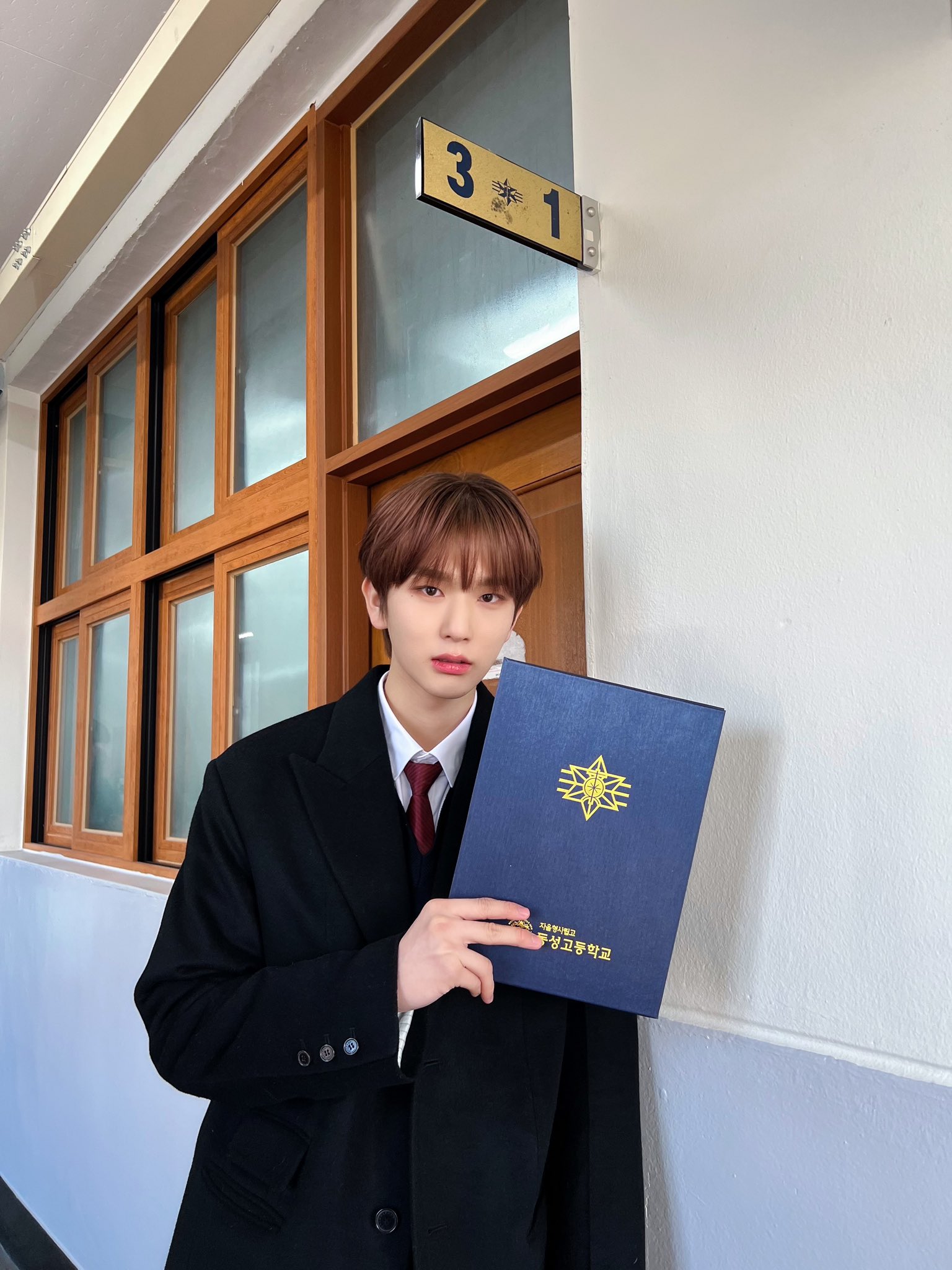 [잡담] 이제 이 남자 사랑하는 거 합법이다 얘들아... | 인스티즈