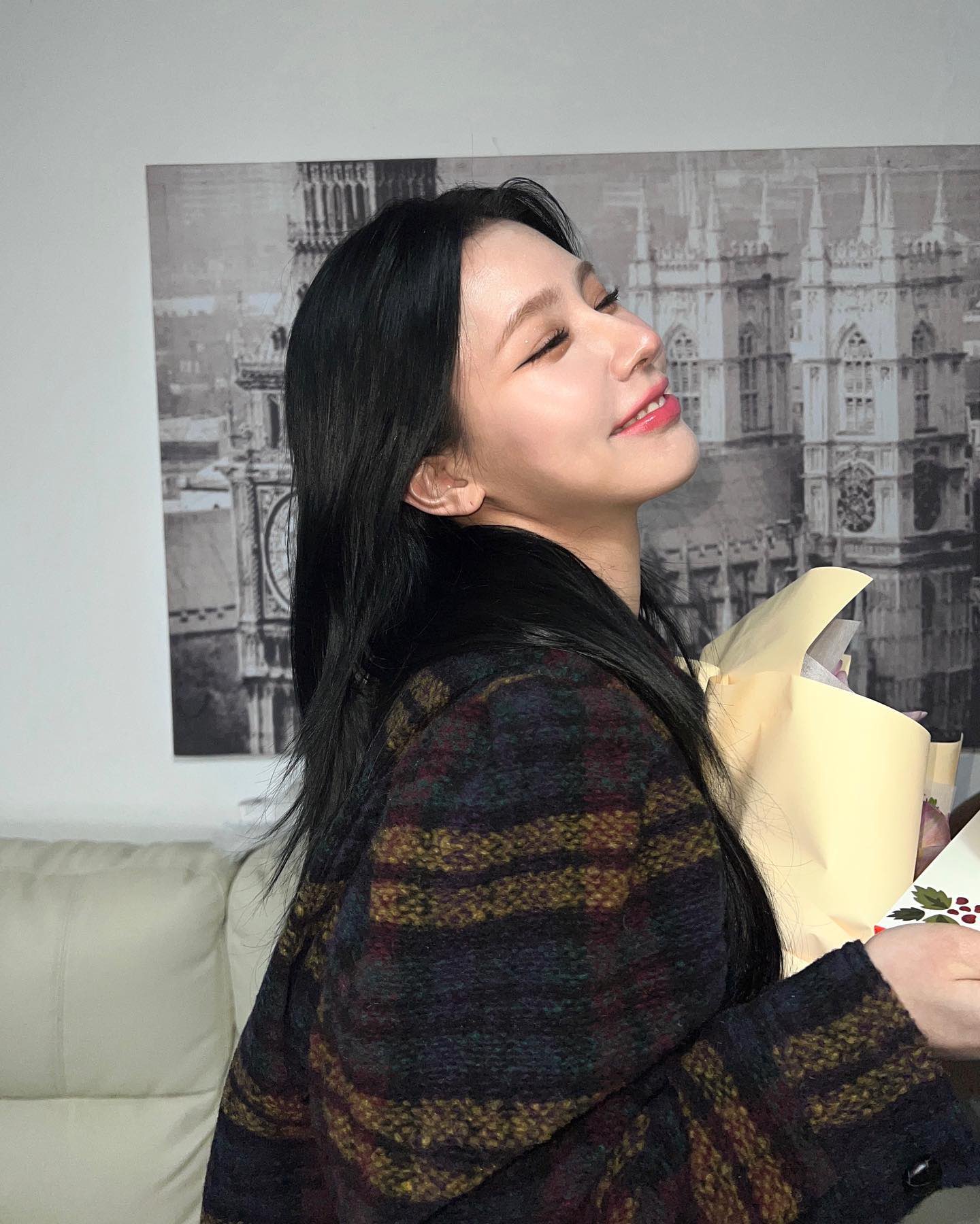 [잡담] 미연 흑발 사진 뜬 기념으로 골라 보는 흑발 vs 금발 | 인스티즈