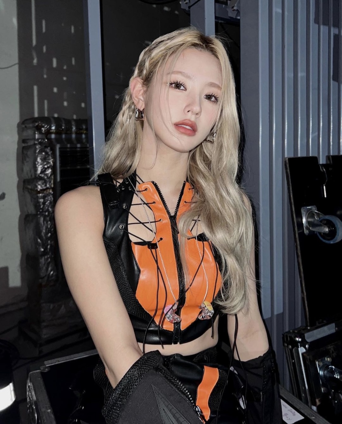 [잡담] 미연 흑발 사진 뜬 기념으로 골라 보는 흑발 vs 금발 | 인스티즈