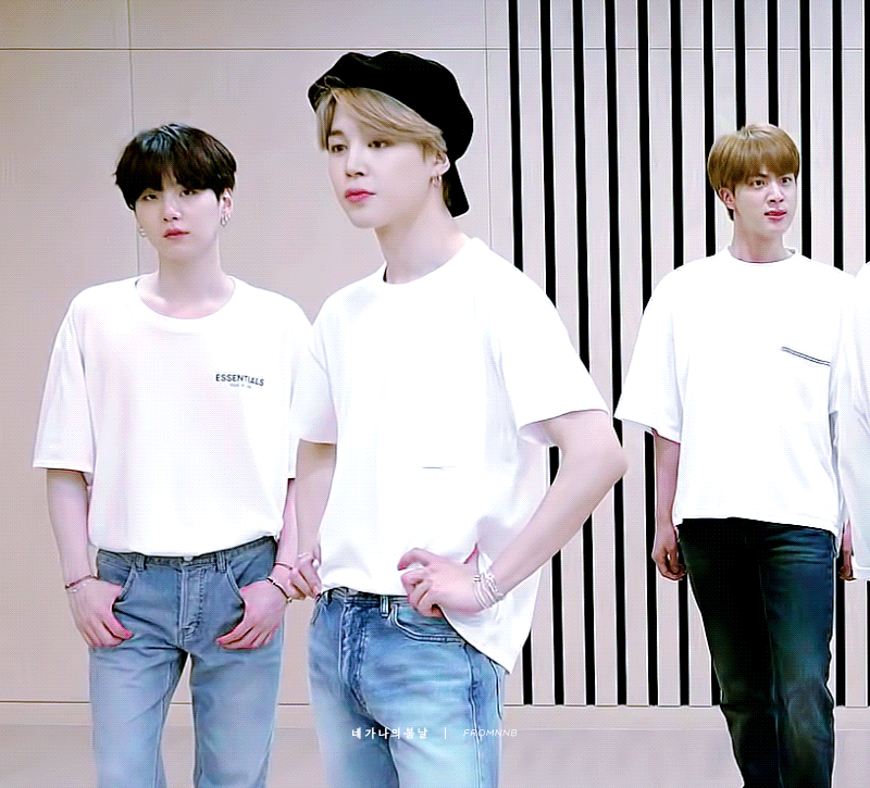 [잡담] 방탄 지민 짤 저장했는데 진 표정 왜이래 | 인스티즈