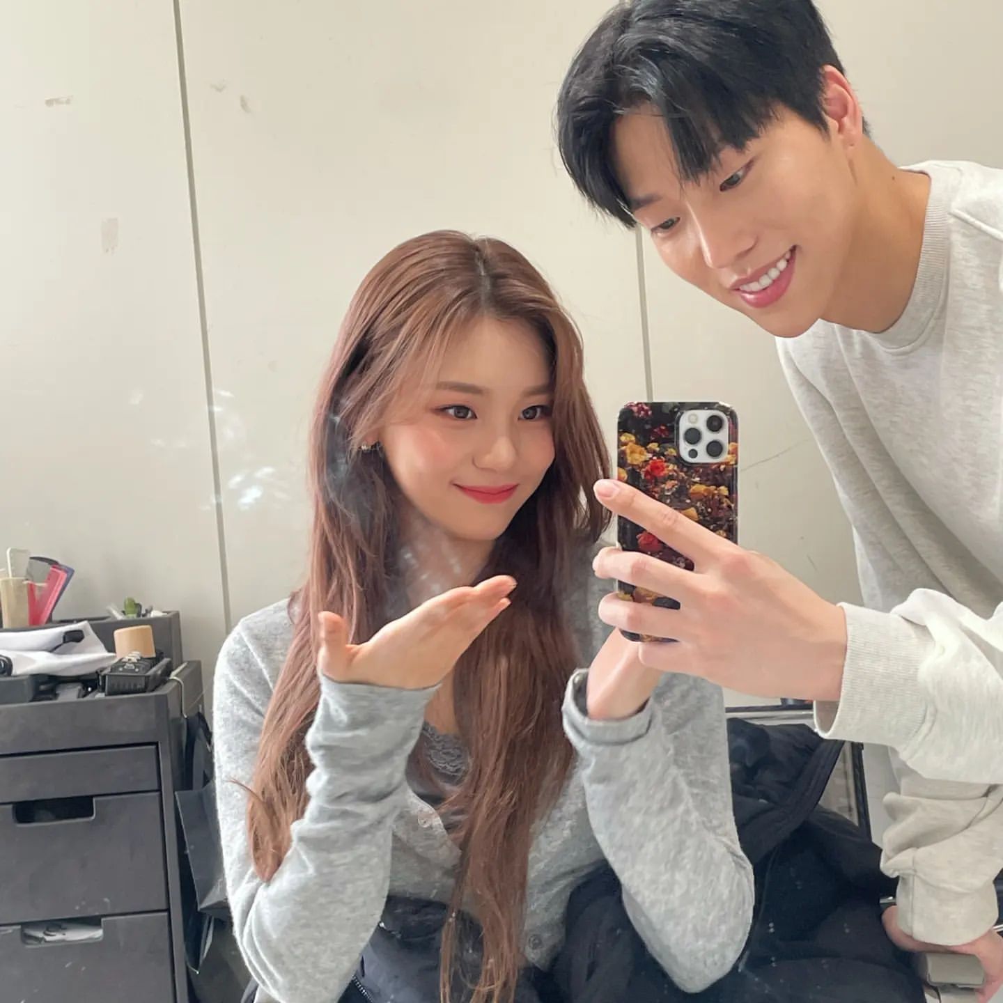 [잡담] 기우쌤 인스타에 엄지 올라왔는데 너무 이뻐 - 인스티즈(instiz) 연예 카테고리