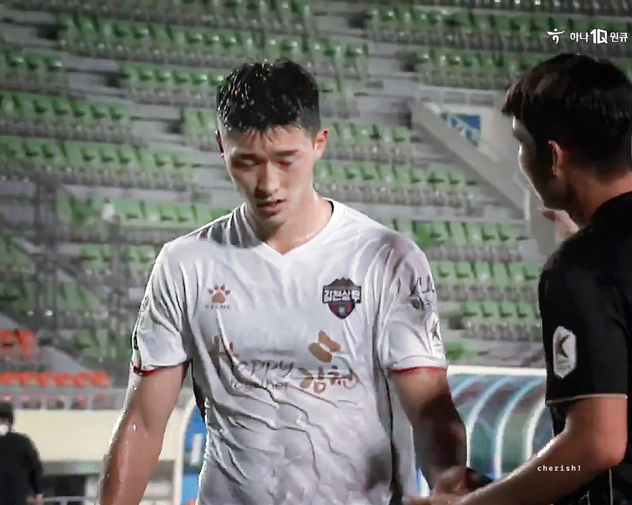 [잡담] 조규성 어렸을 때 진짜 말랐어 | 인스티즈