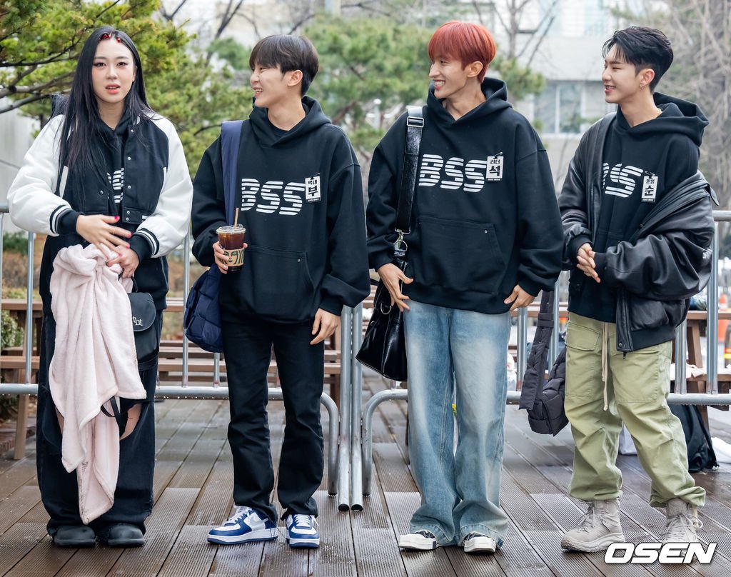 [잡담] 부석순 이 사진 각자 바지-신발 매치 보면 | 인스티즈