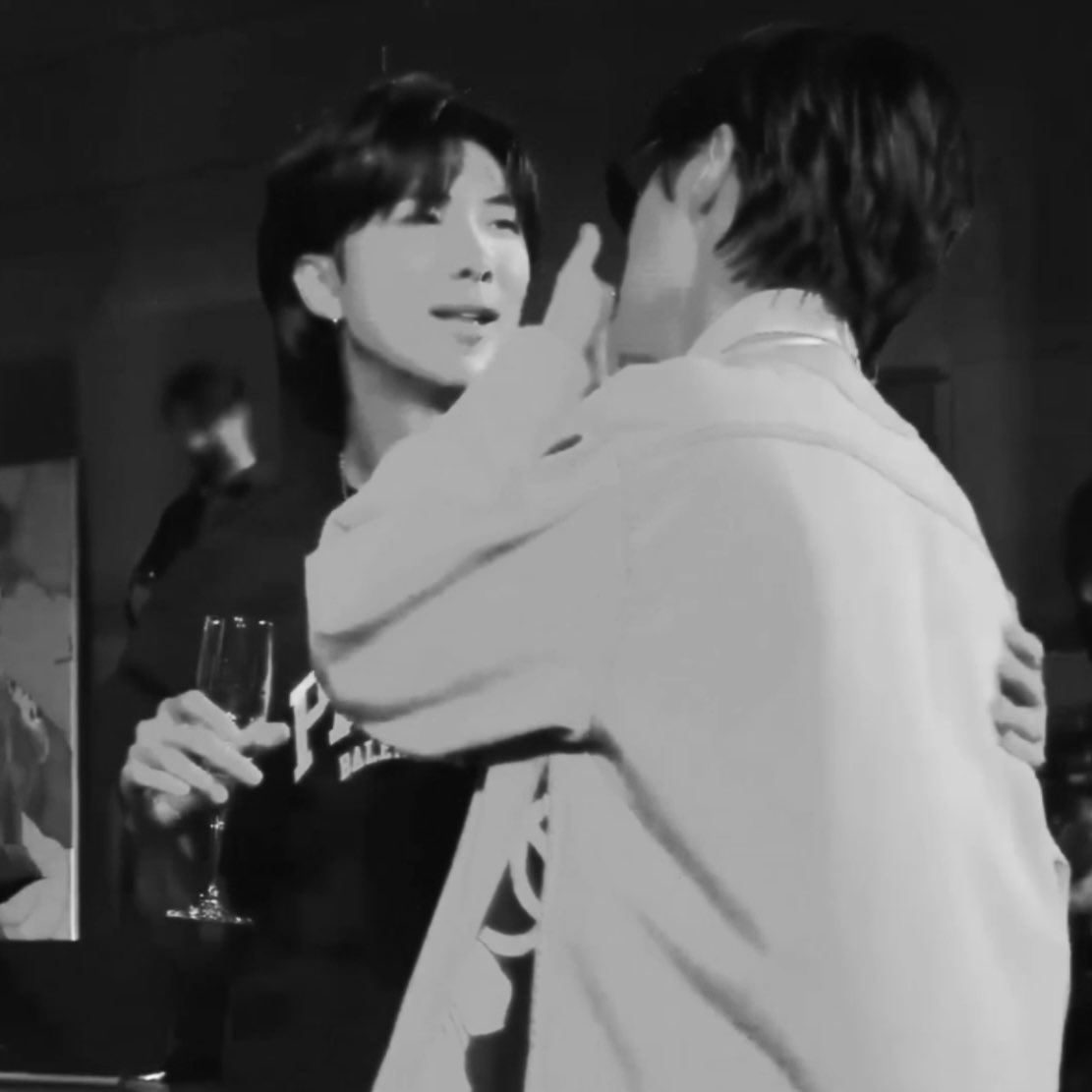 [잡담] 방탄 제이홉 긴장했을 때 안심시키는 사람이 알엠이라니 | 인스티즈