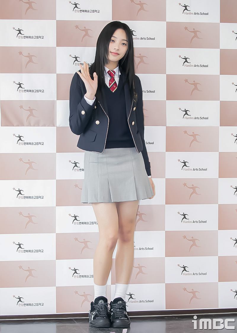 [잡담] 뉴진스 민지 지이인짜 늘씬하다 키도 크고 탄탄날씬 | 인스티즈