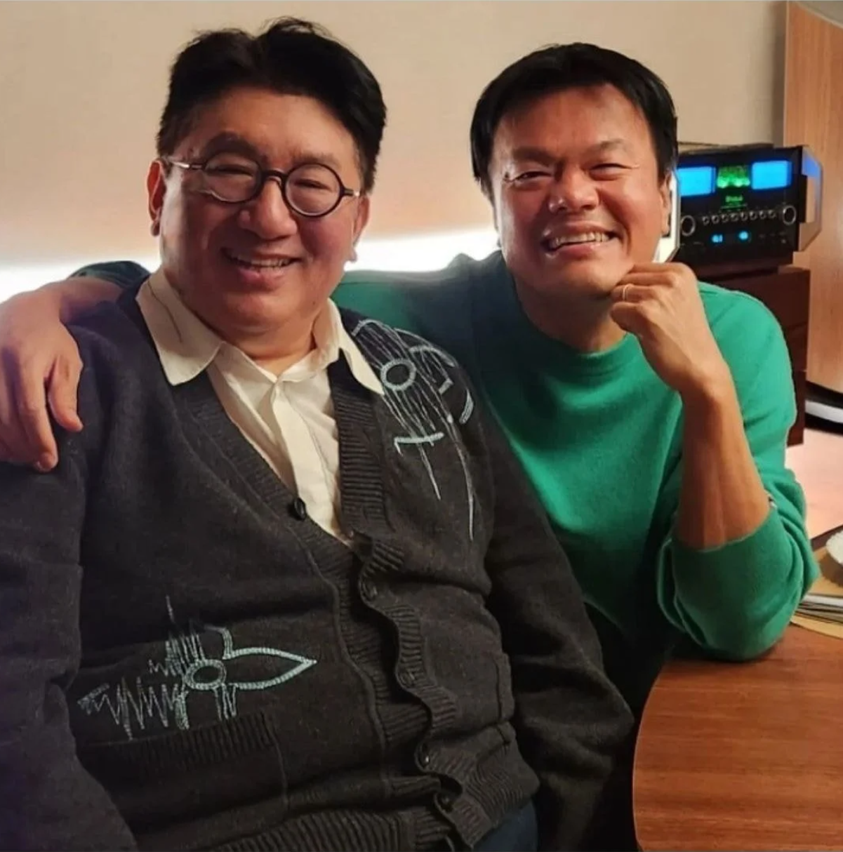 [잡담] 방시혁 박진영 한달 전 근황이래.. | 인스티즈