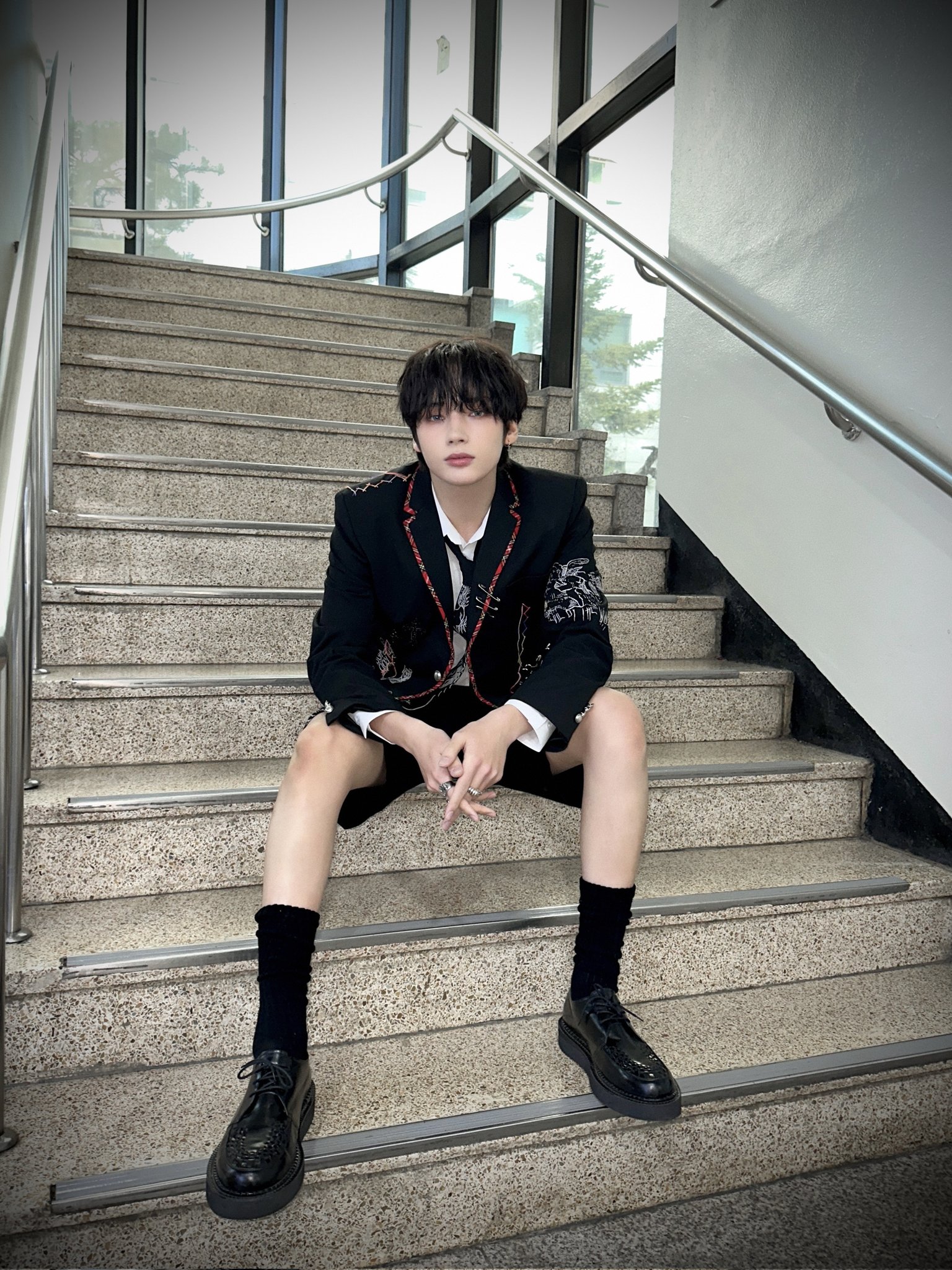 [잡담] 휴닝카이 내 팔로 걸어다니네... | 인스티즈