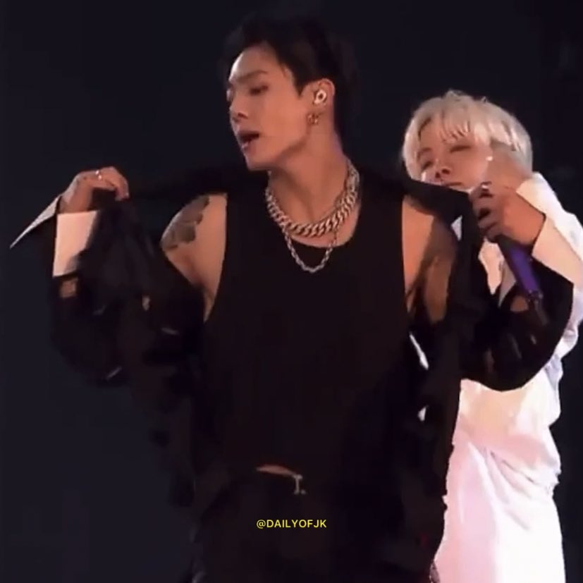 [잡담] 방탄 정국 어깨 타투까진 잘 안 보이는데 어깨타투가 ㄹㅇ임 | 인스티즈