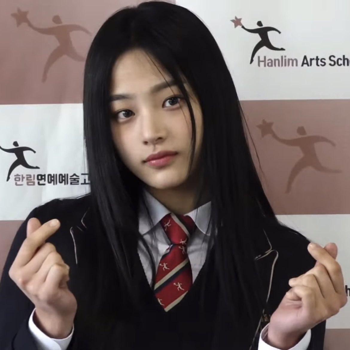 [잡담] 뉴진스 민지 졸업식 ㄹㅇ 여고괴담 ㅋㅋㅋㅋㅋㅋㅋ | 인스티즈