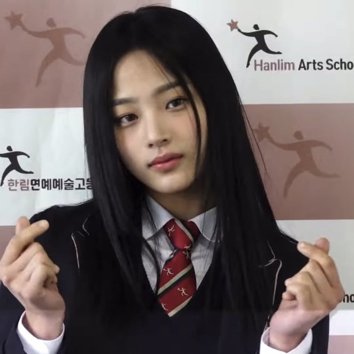 [잡담] 뉴진스 민지 졸업식 ㄹㅇ 여고괴담 ㅋㅋㅋㅋㅋㅋㅋ | 인스티즈