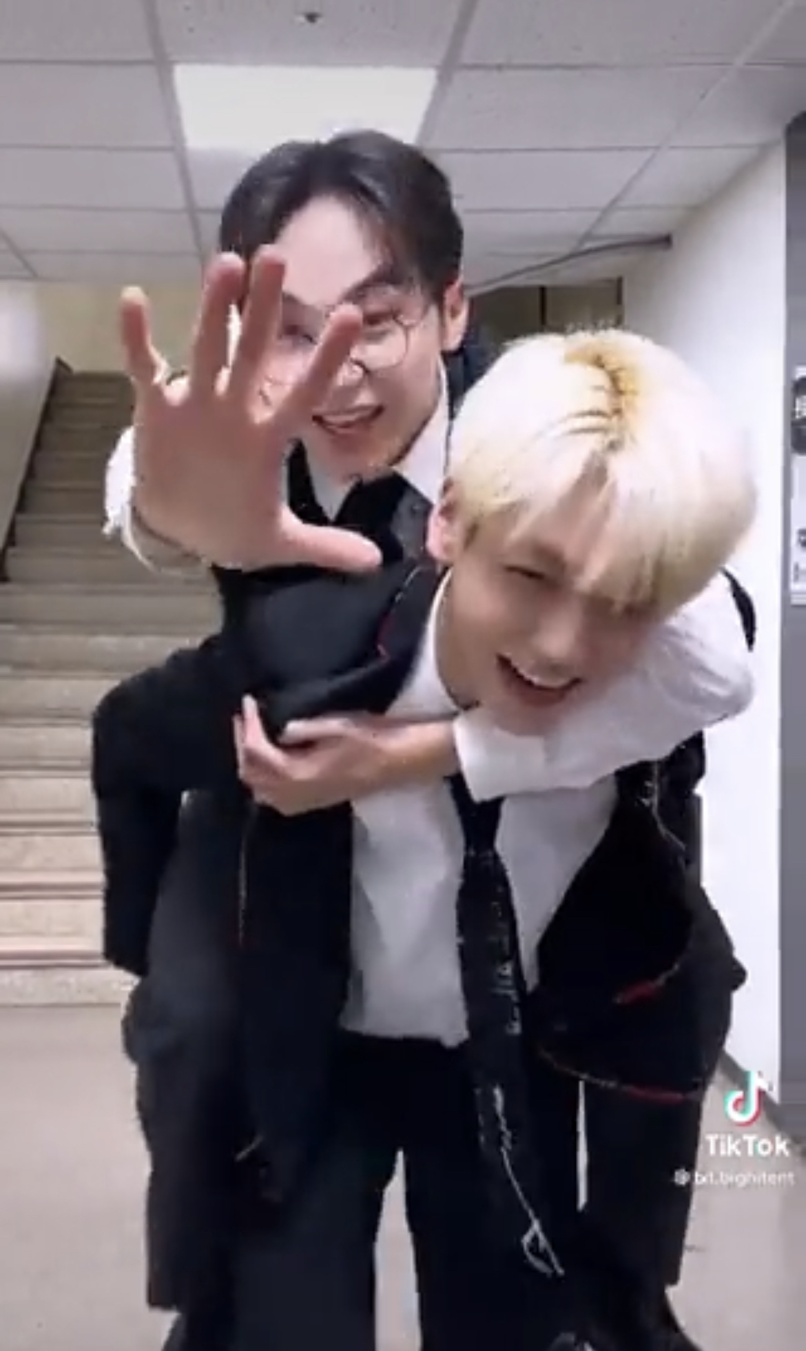 [잡담] 아 승관 수빈 어부바ㅋㅋㅋㅋ | 인스티즈