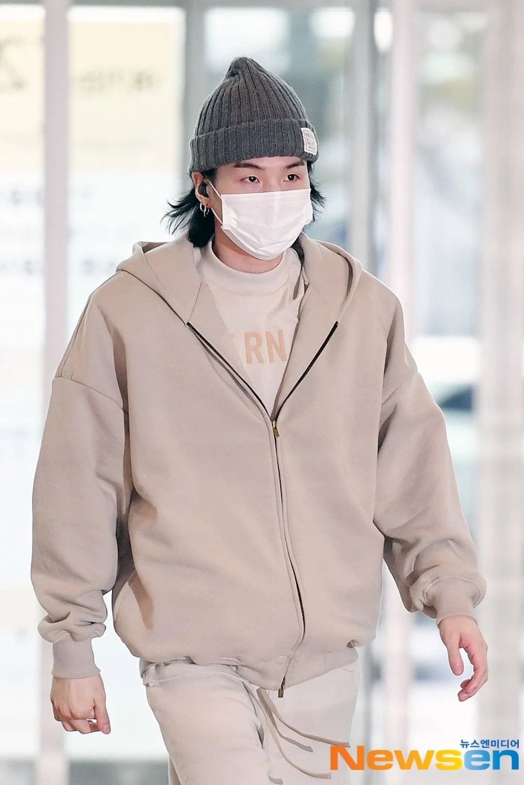 [잡담] 방탄 슈가 출국하네 | 인스티즈