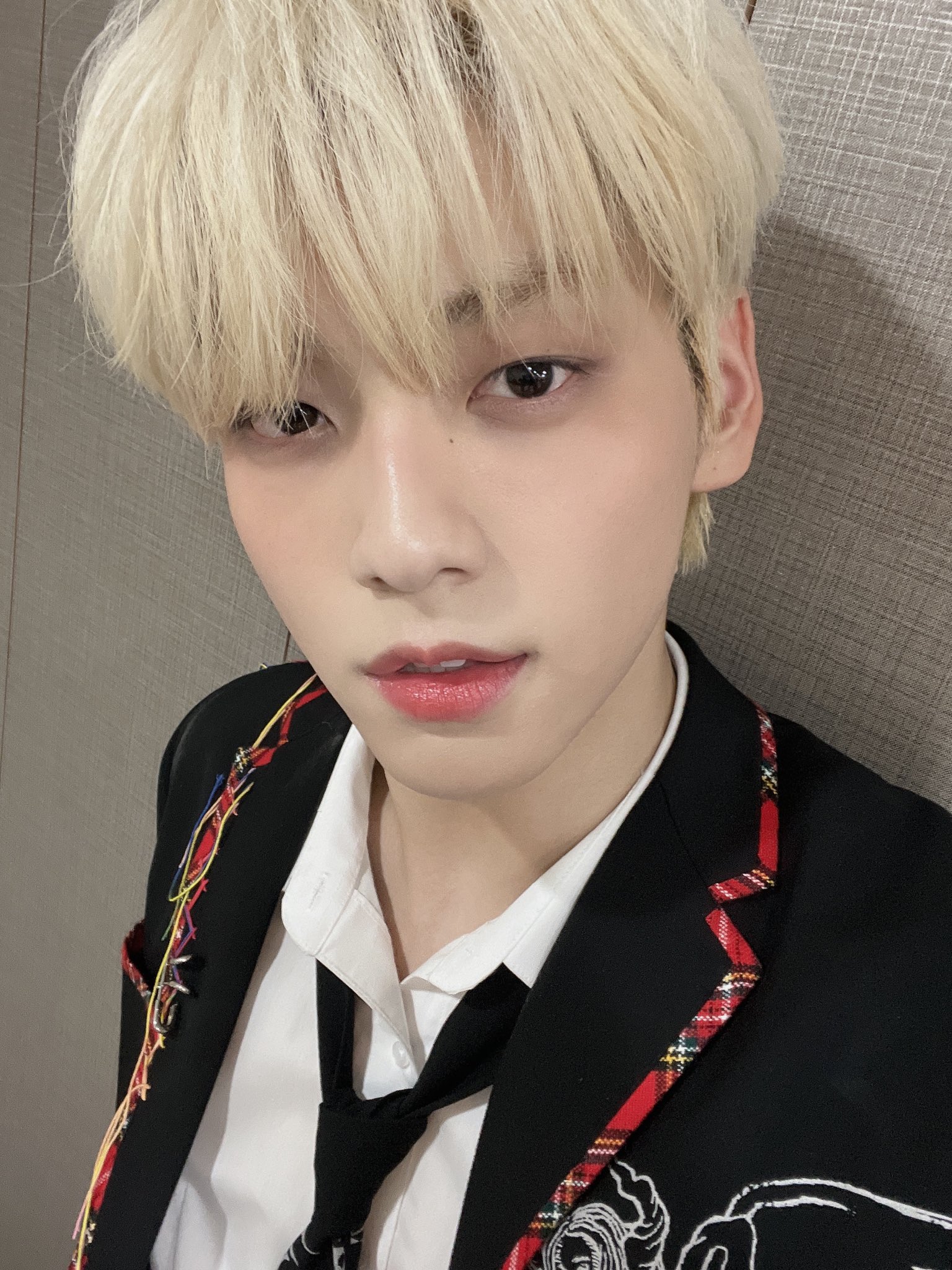 [잡담] 최수빈이 금발피어싱교복풀착으로 날티미를 느끼게 하는 날이 오는구나... | 인스티즈