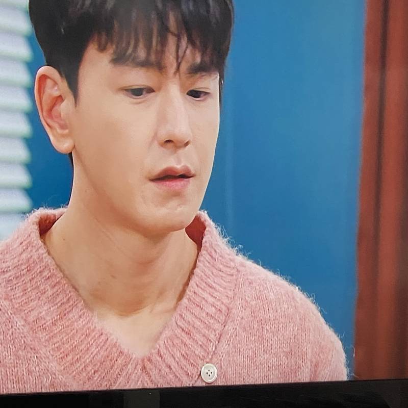 드라마 보는데 단추 먹다 흘린가같아 | 인스티즈